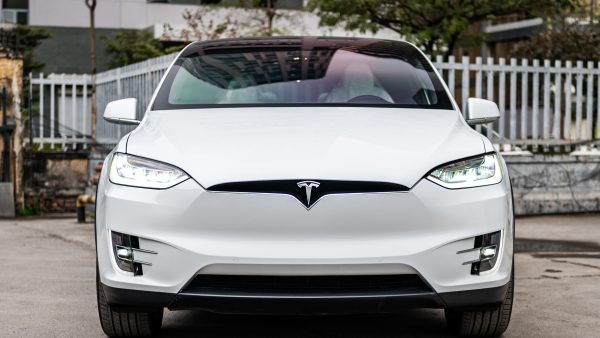 เช่า Tesla Model X รายวัน ราคาวันละเท่าไหร่ ?