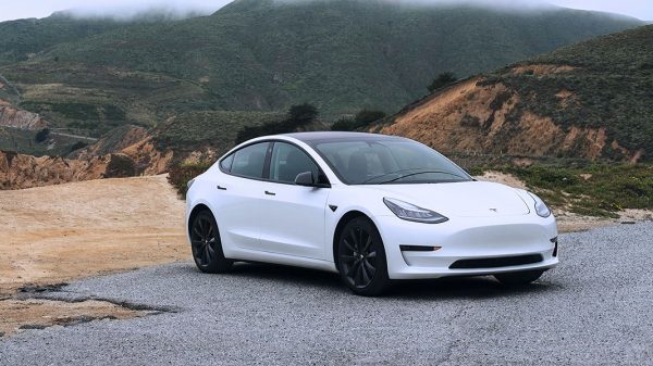 เช่ารถ Tesla Model 3 (Performance)
